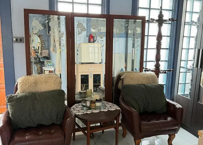 Modern Thai Vintage Place Living * Bangkok