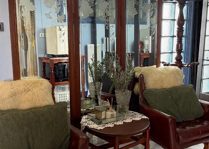 Modern Thai Vintage Place Living Apartment